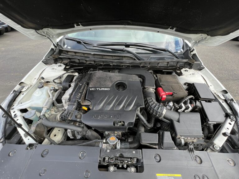 2020 Nissan Altima engine bay
