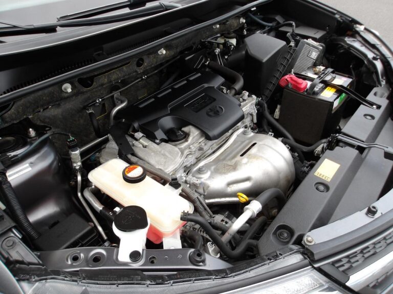 2015 Toyota RAV4 2.5L bay